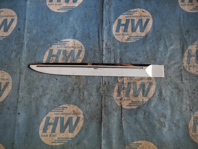Молдинг на дверь Nissan Cefiro A33 VQ20 задний правый (б/у)