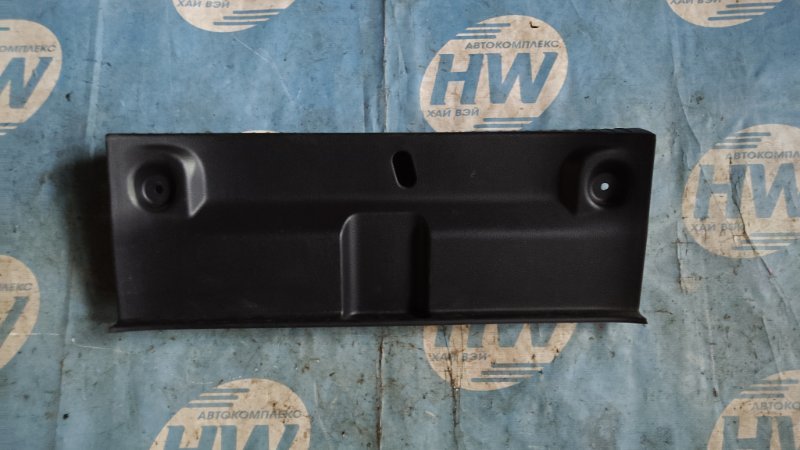 Накладка замка багажника Nissan Tiida Latio SC11 HR15 (б/у)