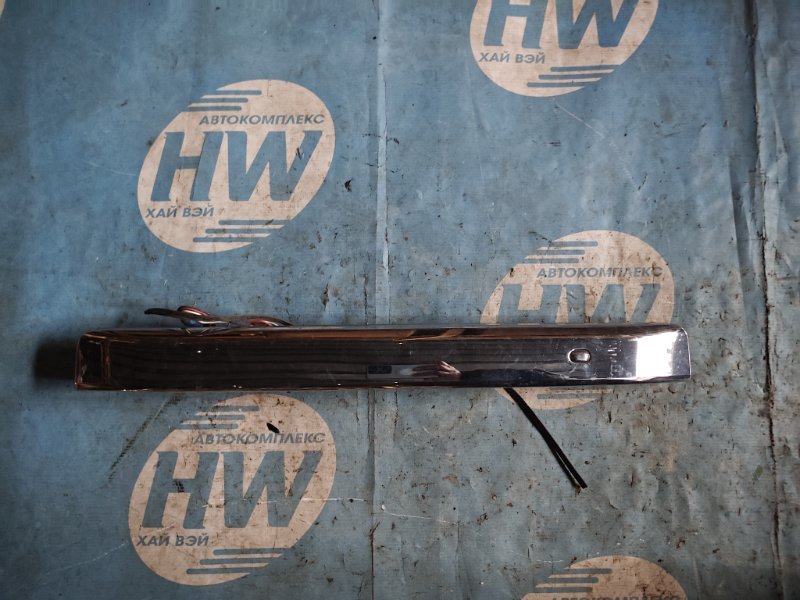 Накладка 5-й двери Nissan X-Trail NT30 QR20 (б/у)