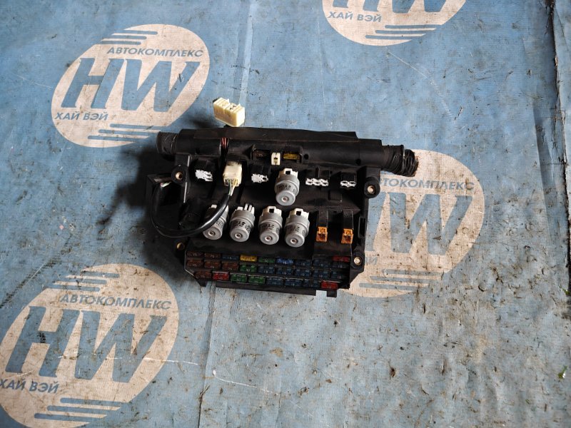 Блок предохранителей Toyota Estima TCR21 2TZFZE (б/у)