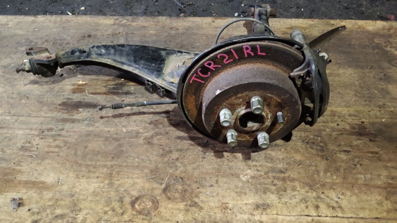 Ступица Toyota Estima TCR21 2TZFZE задняя левая (б/у)
