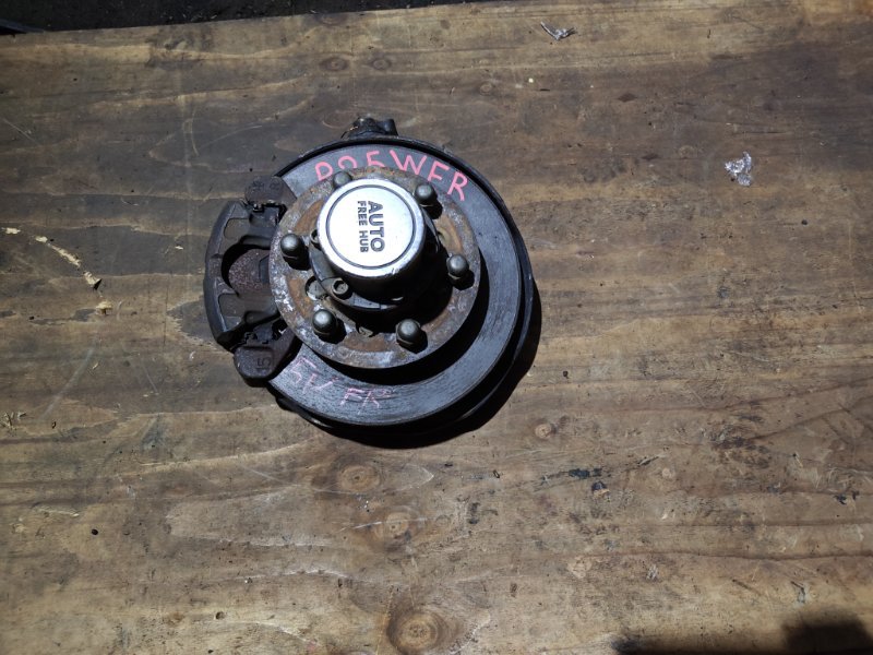 Ступица Mitsubishi Delica P25W 4D56 передняя правая (б/у)