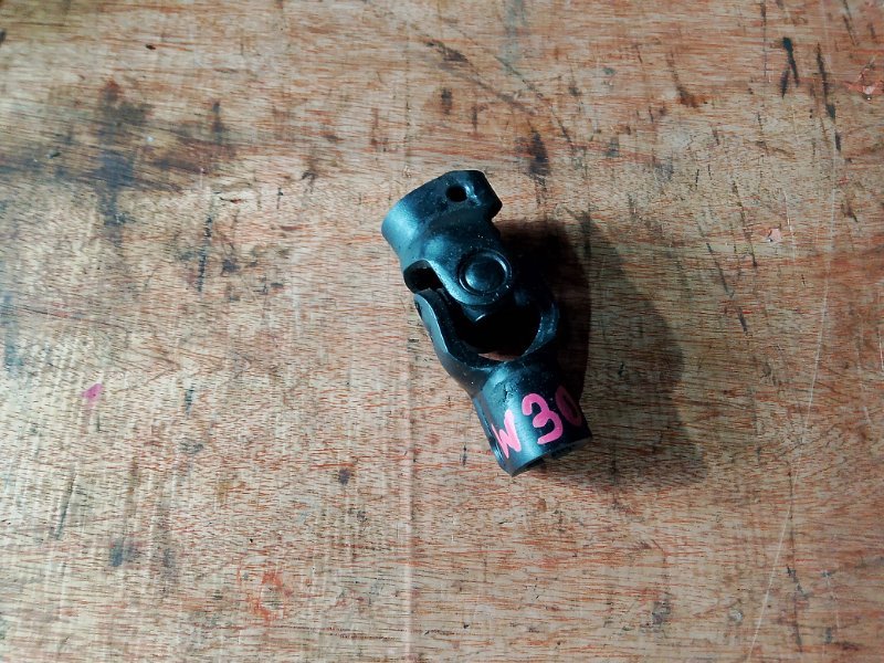 Рулевой карданчик Nissan Largo W30 KA24DE (б/у)