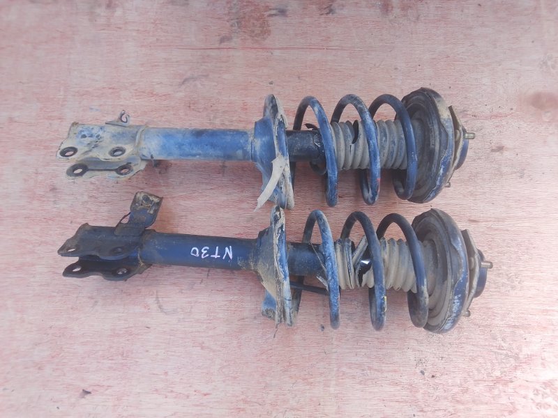 Стойка Nissan X-Trail NT30 QR20 передняя (б/у)