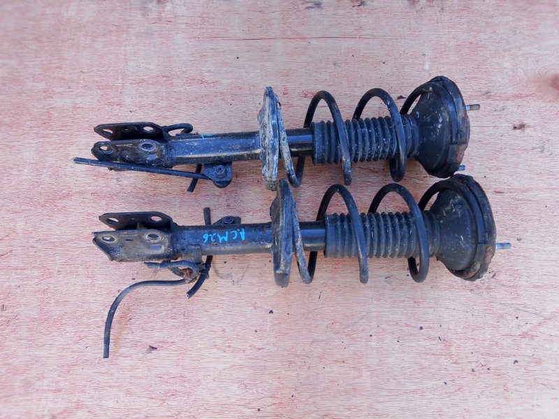 Стойка Toyota Ipsum ACM26 2AZFE передняя (б/у)