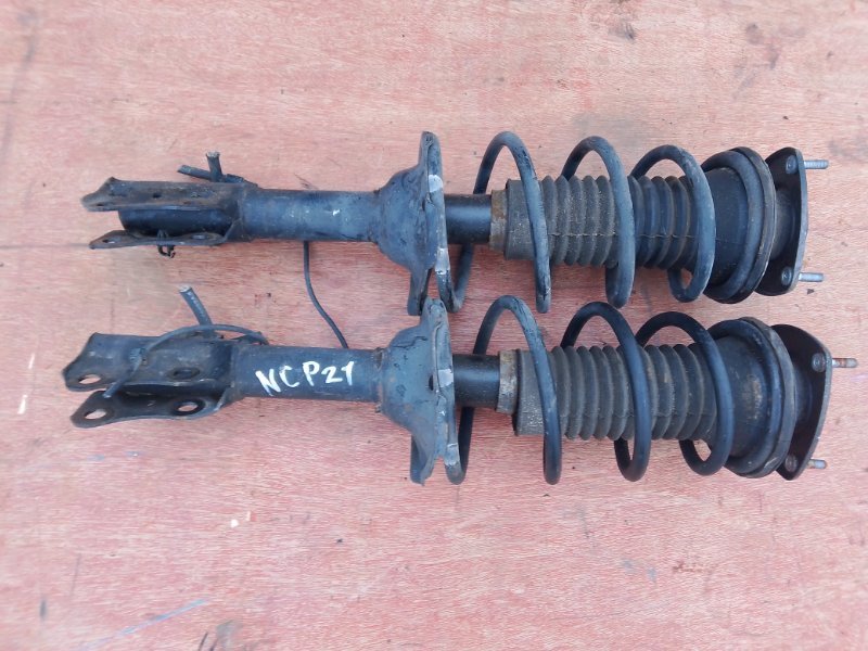 Стойка Toyota Funcargo NCP21 1NZFE передняя (б/у)