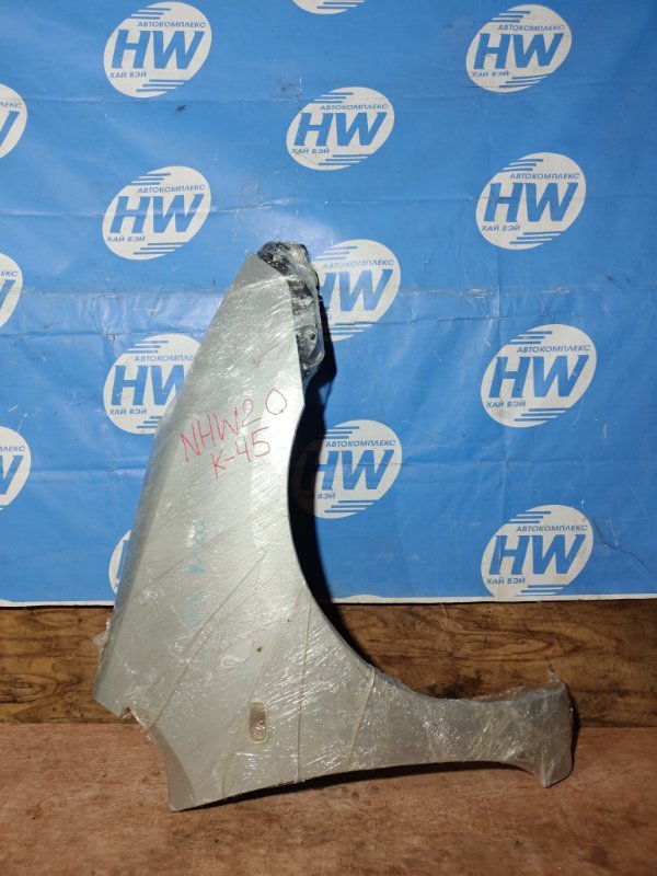 Крыло Toyota Prius NHW20 1NZFXE переднее правое (б/у)