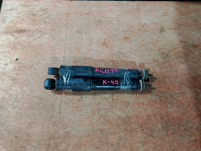 Амортизатор Toyota Hiace Regius RCH47 3RZ задний (б/у)