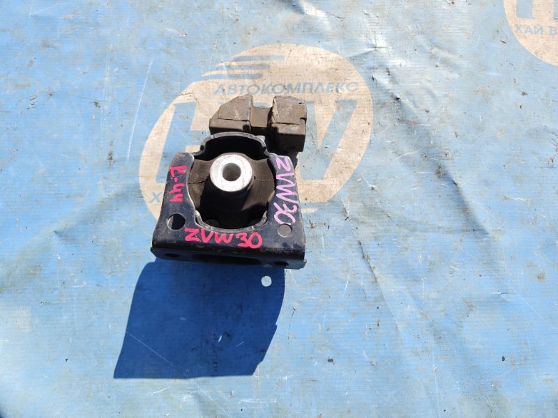 Подушка двс Toyota Prius ZVW30 2ZRFXE передняя (б/у)