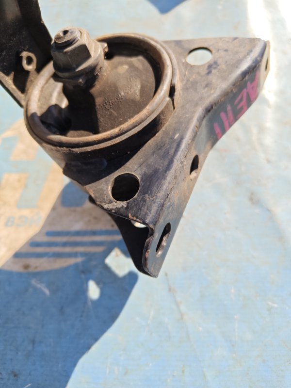 Подушка двс Toyota Corolla Spacio AE115 7A правая (б/у)