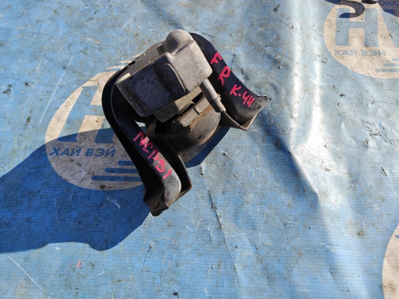 Подушка двс Toyota Probox NCP51 1NZ правая (б/у)