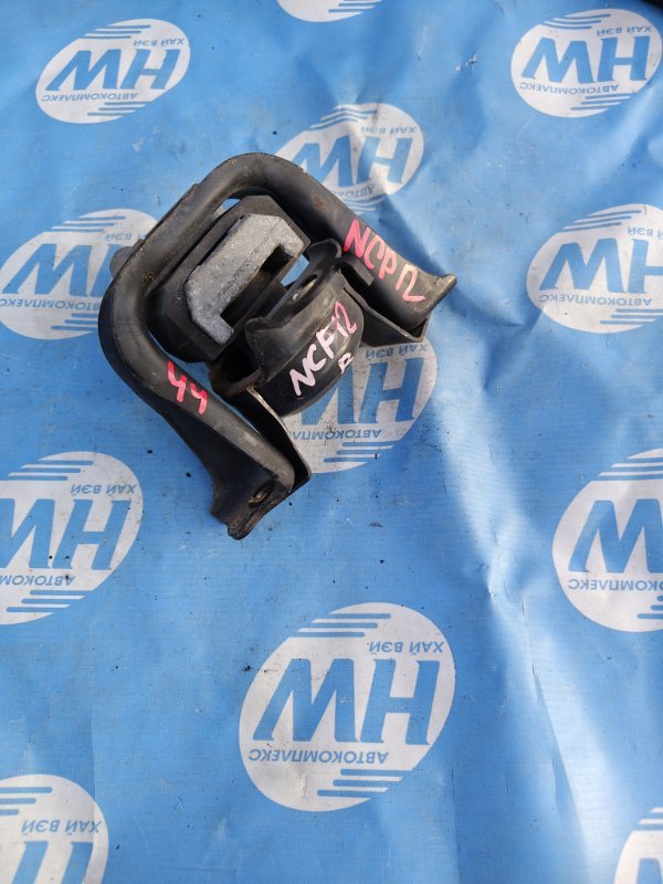 Подушка двс Toyota Platz NCP12 1NZ правая (б/у)