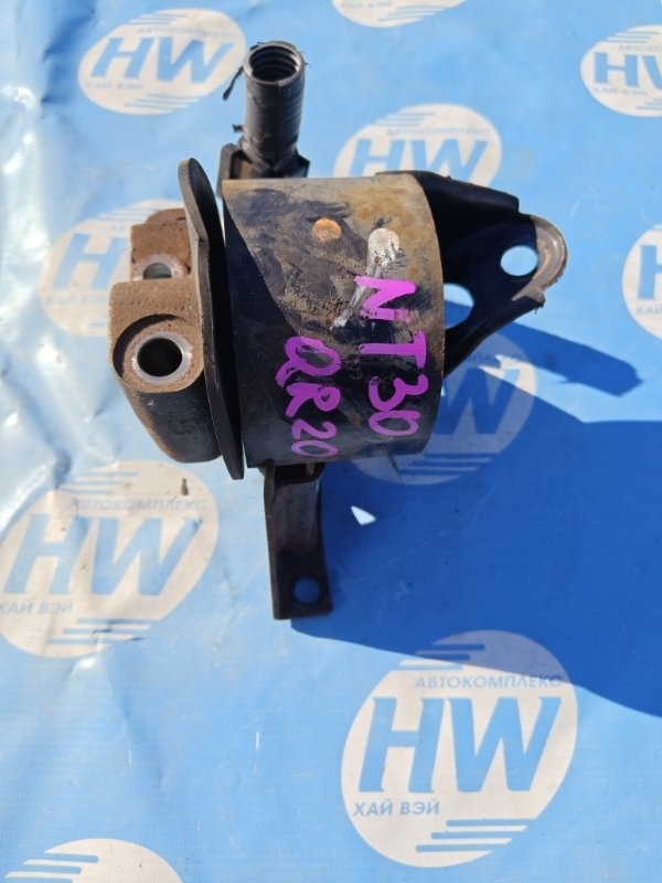 Подушка двс Nissan X-Trail NT30 QR20 правая (б/у)