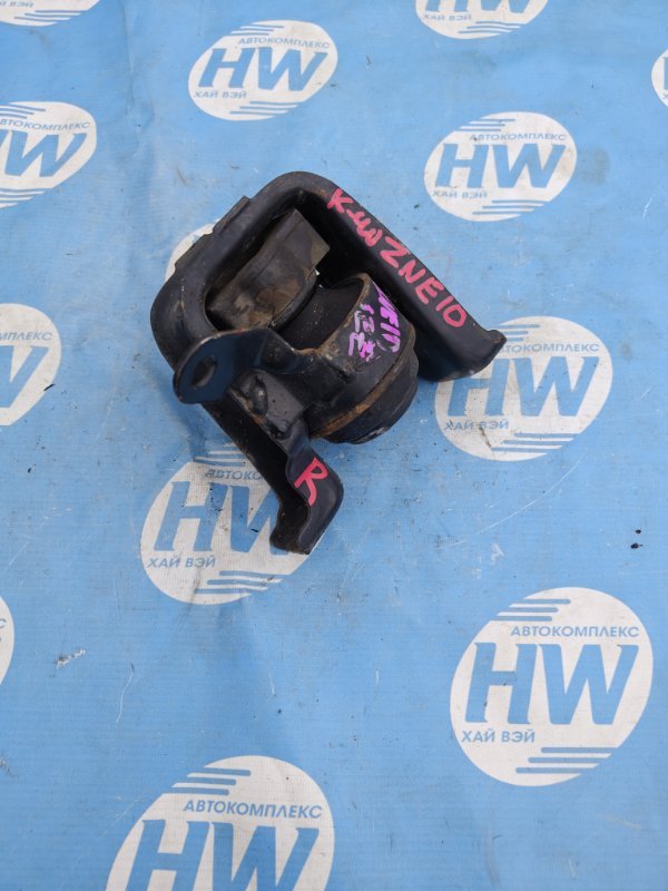 Подушка двс Toyota Wish ZNE10 1ZZFE правая (б/у)