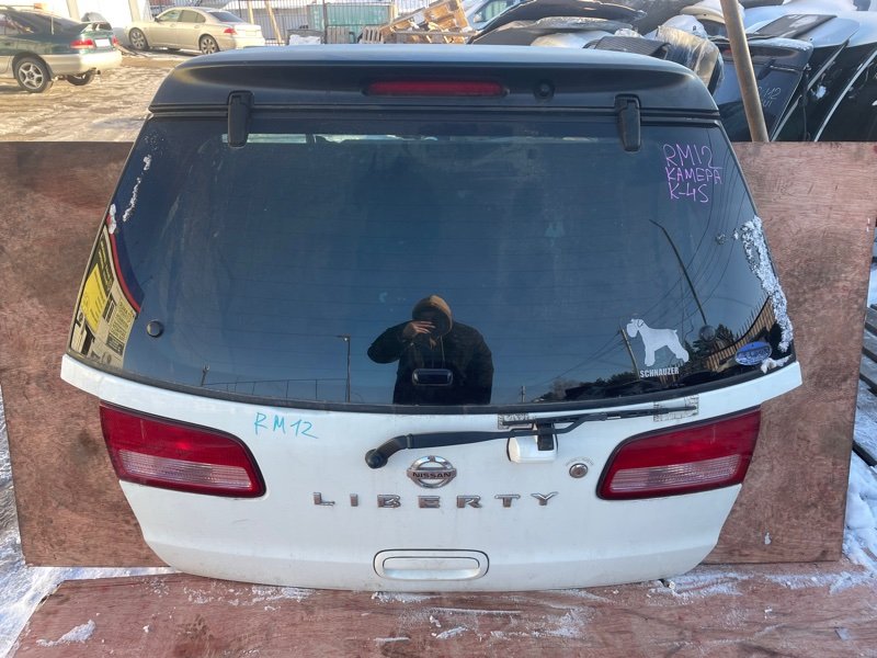 Дверь 5-я Nissan Liberty RM12 QR20 (б/у)