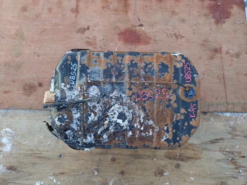 Бензобак Isuzu Bighorn UBS25 6VD1 (б/у)