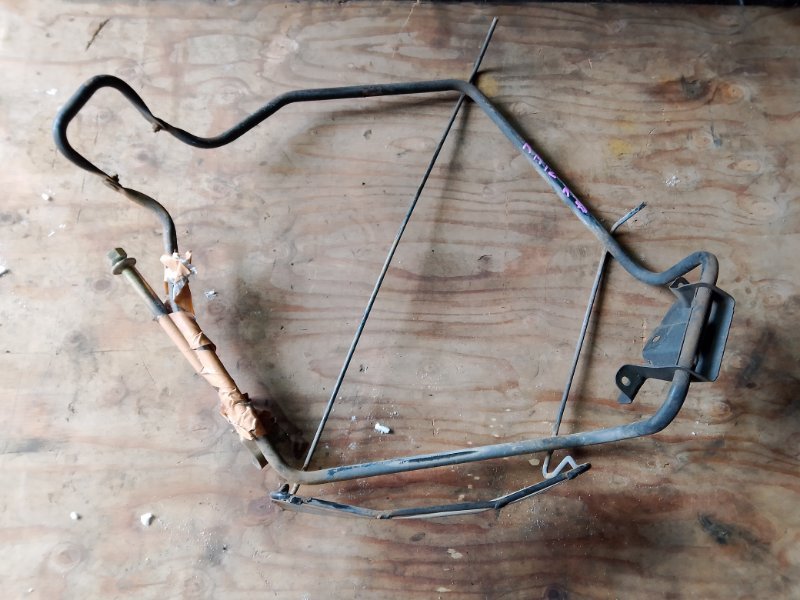 Крепление запаски Nissan Liberty RM12 QR20 (б/у)