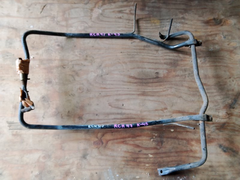 Крепление запаски Toyota Hiace Regius RCH47 3RZFE (б/у)