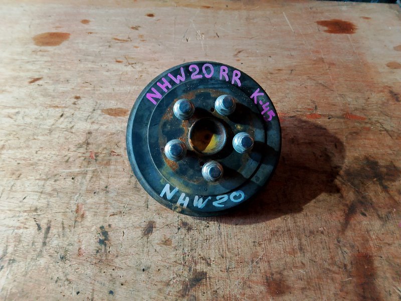 Ступица Toyota Prius NHW20 1NZFXE задняя правая (б/у)