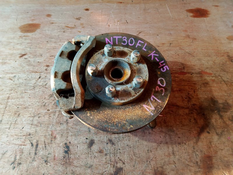 Ступица Nissan X-Trail NT30 QR20 передняя левая (б/у)