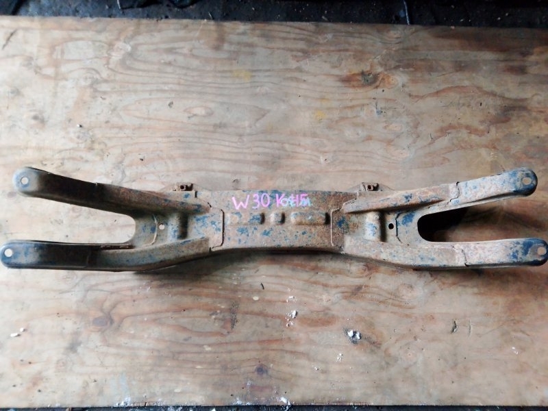 Балка Nissan Largo W30 KA24DE задняя (б/у)