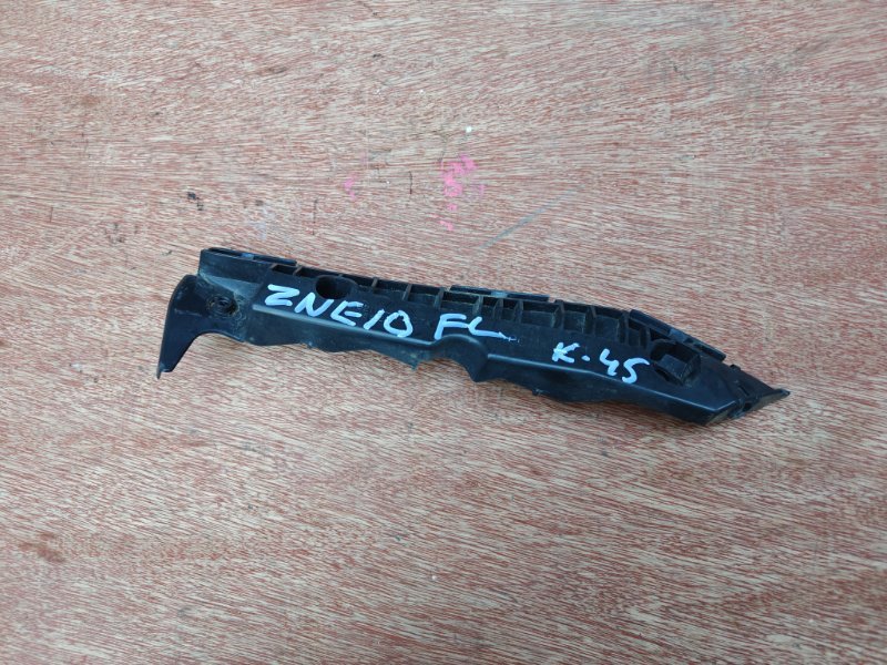 Крепление бампера Toyota Wish ZNE10 1ZZFE переднее левое (б/у)