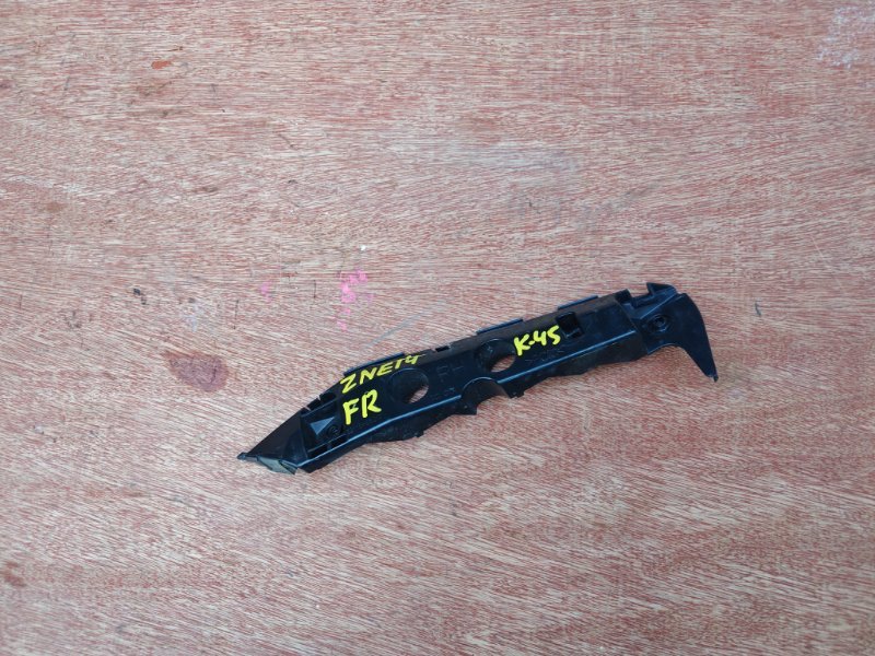 Крепление бампера Toyota Wish ZNE10 1ZZFE переднее правое (б/у)