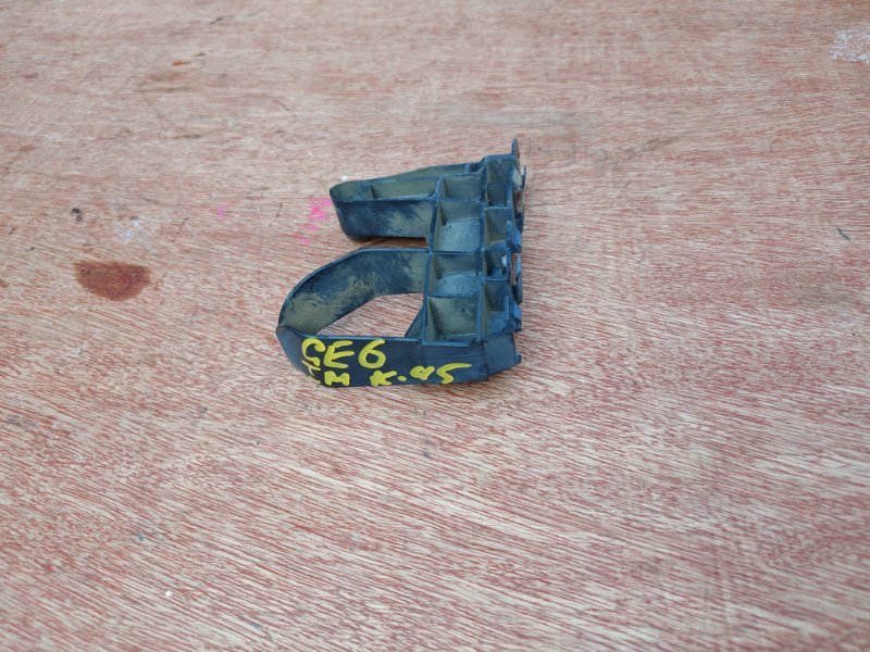 Крепление бампера Honda Fit GE6 L13A переднее правое (б/у)