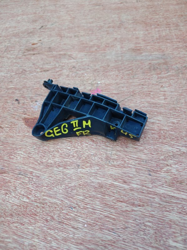 Крепление бампера Honda Fit GE6 L13A переднее правое (б/у)