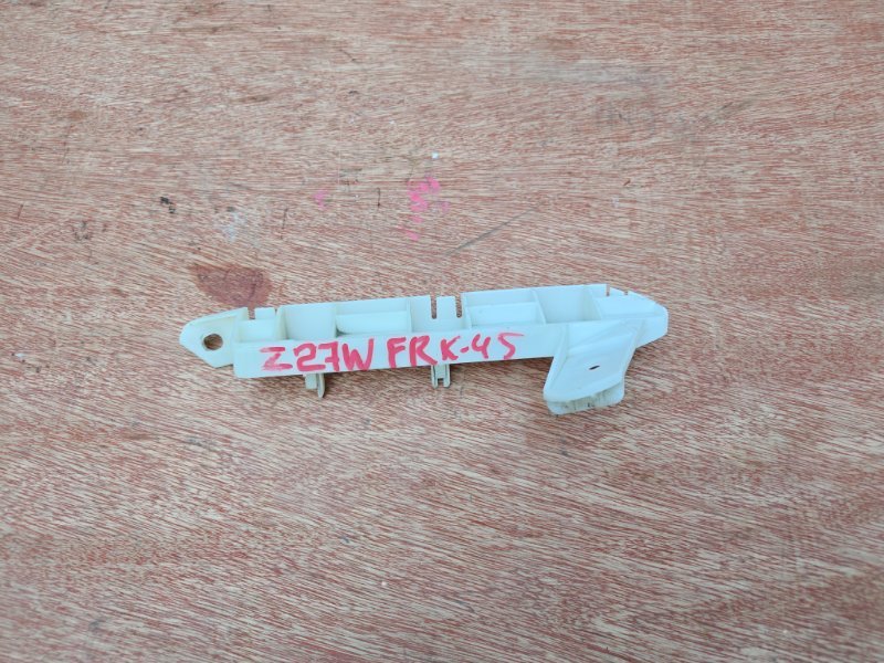 Крепление бампера Mitsubishi Colt Plus Z27W 4G15T переднее правое (б/у)