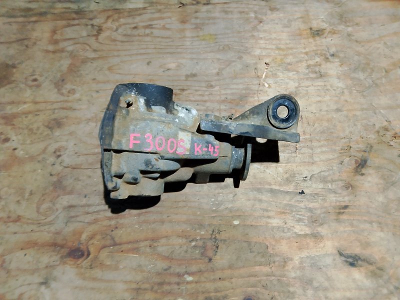 Редуктор Daihatsu Rocky F300S HDE передний (б/у)