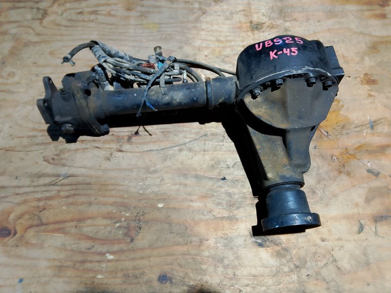 Редуктор Isuzu Bighorn UBS25 6VD1 передний (б/у)