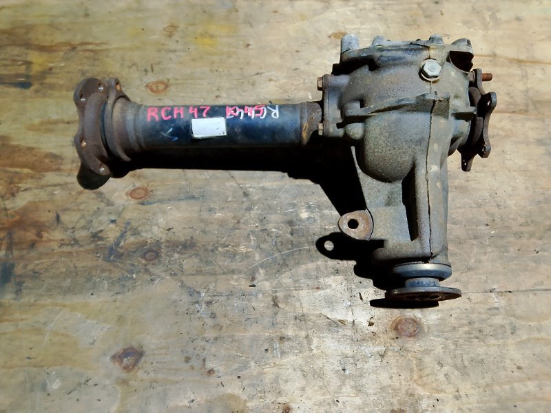 Редуктор Toyota Hiace Regius RCH47 3RZFE передний (б/у)