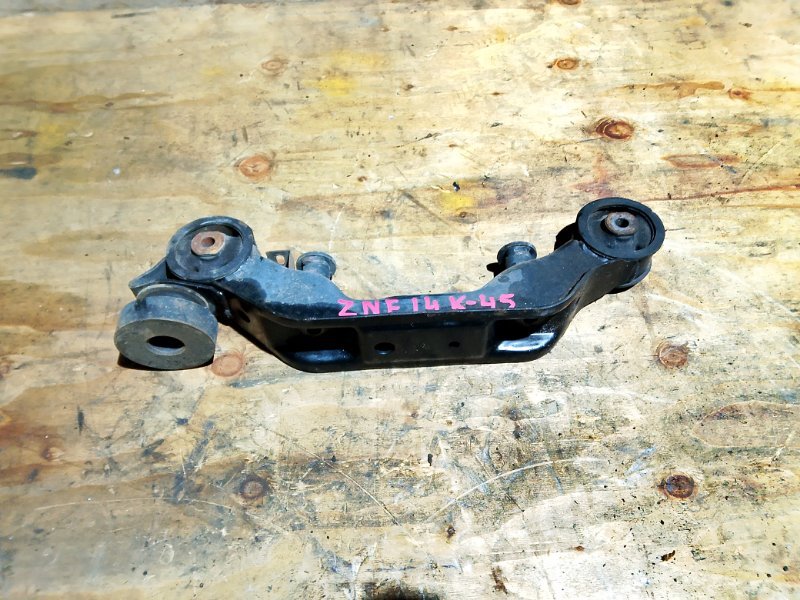 Крепление редуктора Toyota Wish ZNE14 1ZZFE (б/у)
