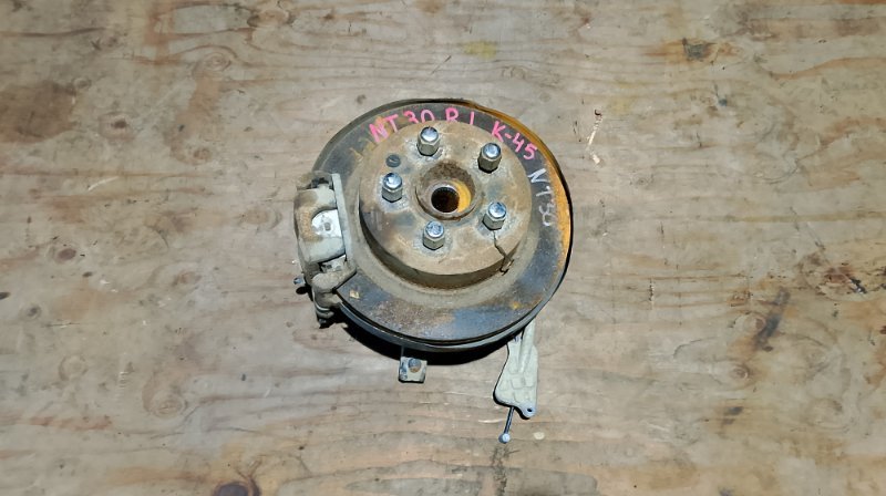 Ступица Nissan X-Trail NT30 QR20 задняя левая (б/у)