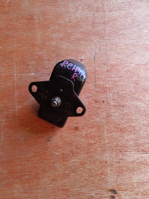 Подушка двс Toyota Hiace Regius RCH47 3RZFE правая (б/у)