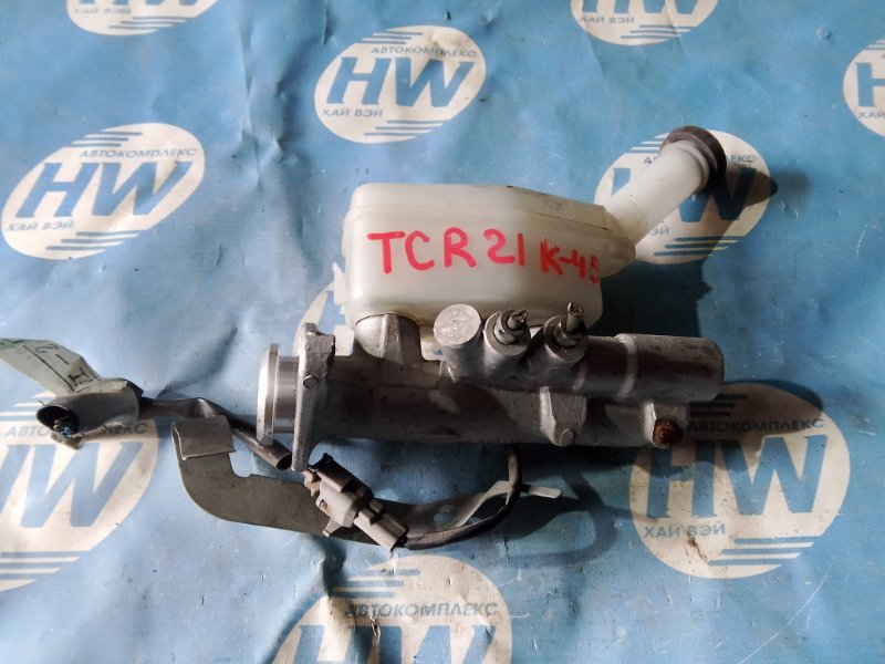 Главный тормозной цилиндр Toyota Estima TCR21 2TZFZE (б/у)