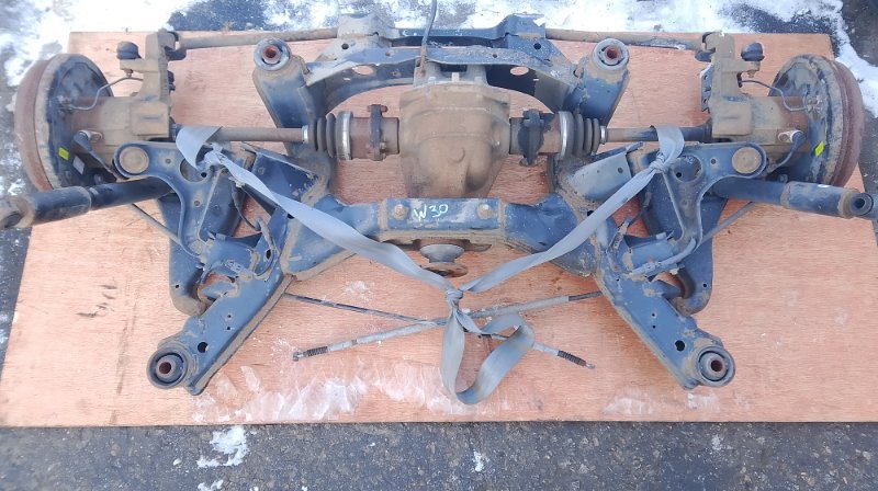 Балка Nissan Largo W30 KA24DE задняя левая (б/у)