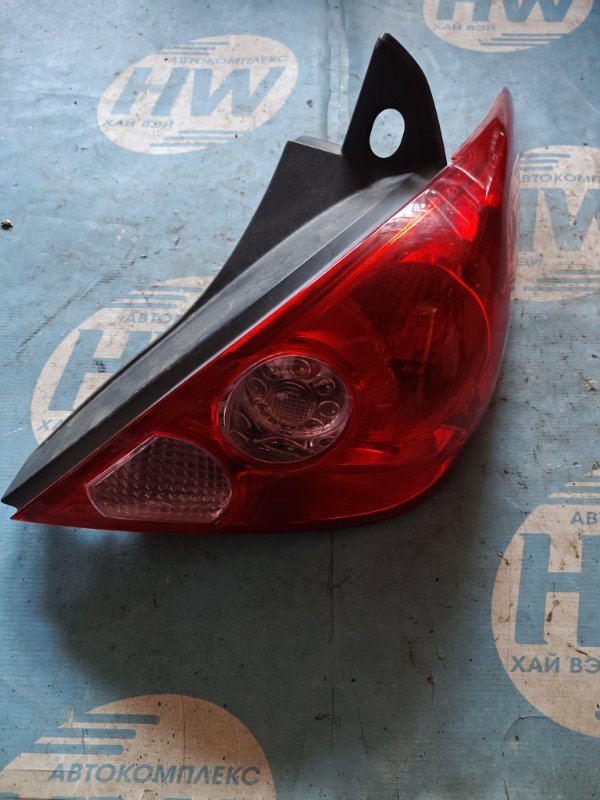 Стоп Nissan Tiida C11 HR15 правый (б/у)
