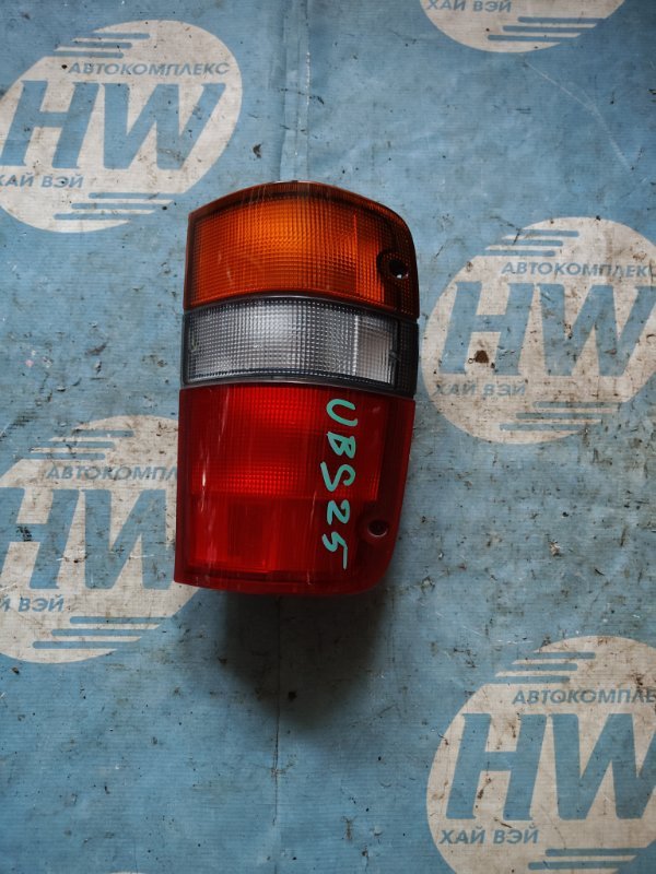 Стоп Isuzu Bighorn UBS25 6VD1 правый (б/у)