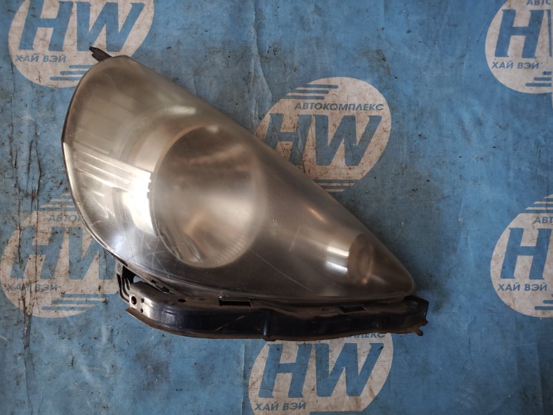 Фара Honda Fit GD1 L13A правая (б/у)