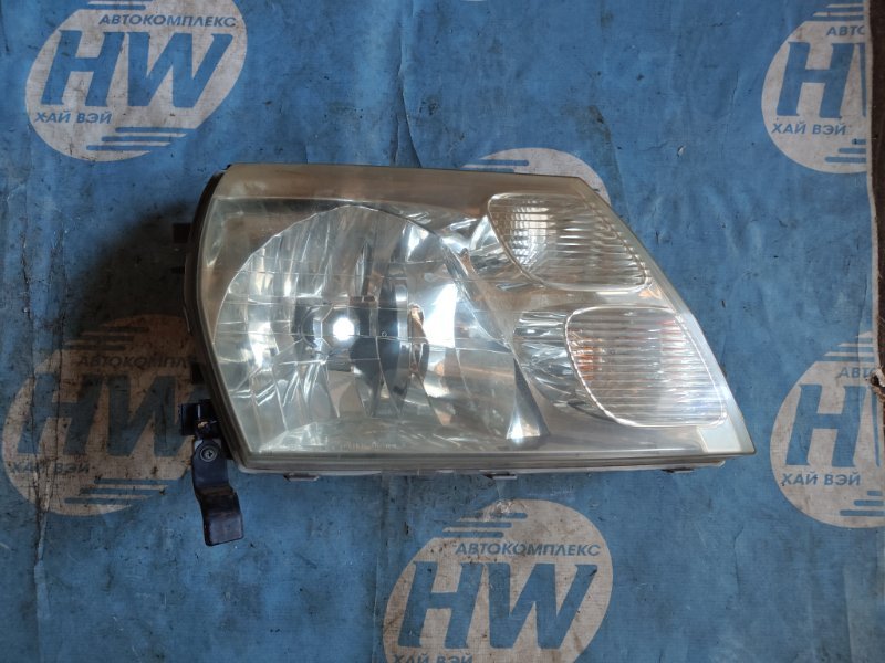Фара Toyota Grand Hiace VCH16 5VZ правая (б/у)