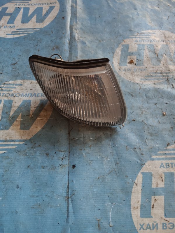 Габарит Mitsubishi Delica PE8W 4M40 правый (б/у)