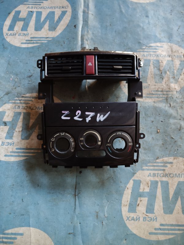 Консоль магнитофона Mitsubishi Colt Plus Z27W 4G15T (б/у)