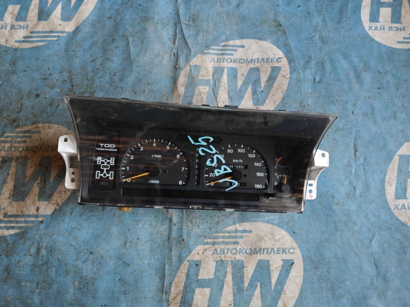 Панель приборов Isuzu Bighorn UBS25 6VD1 (б/у)