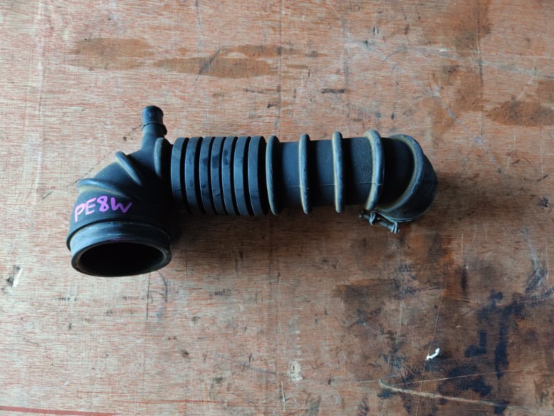 Патрубок воздушного фильтра Mitsubishi Delica PE8W 4M40 (б/у)