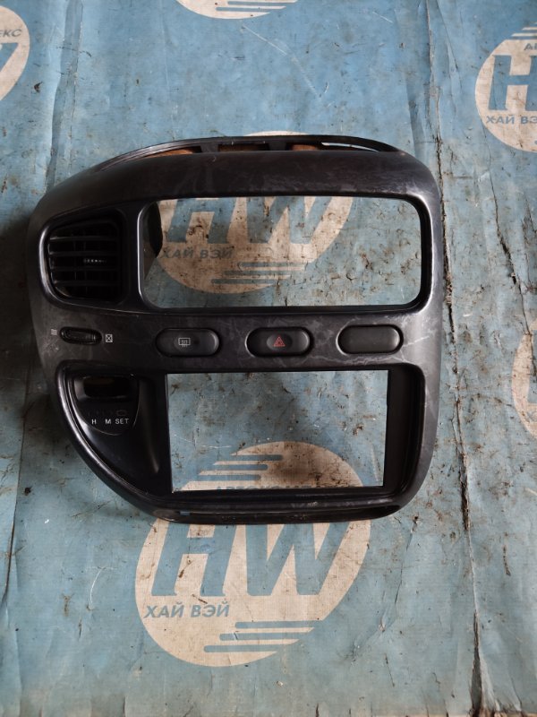 Консоль магнитофона Mitsubishi Delica PE8W 4M40 (б/у)