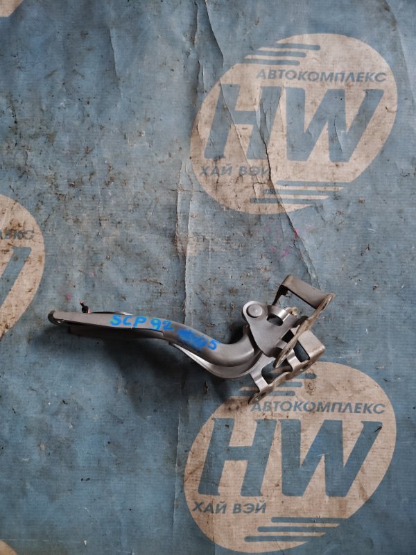 Петля капота Toyota Belta SCP92 2SZFE (б/у)