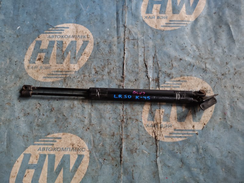 Амортизатор задней двери Nissan Terrano LR50 VG33E (б/у)