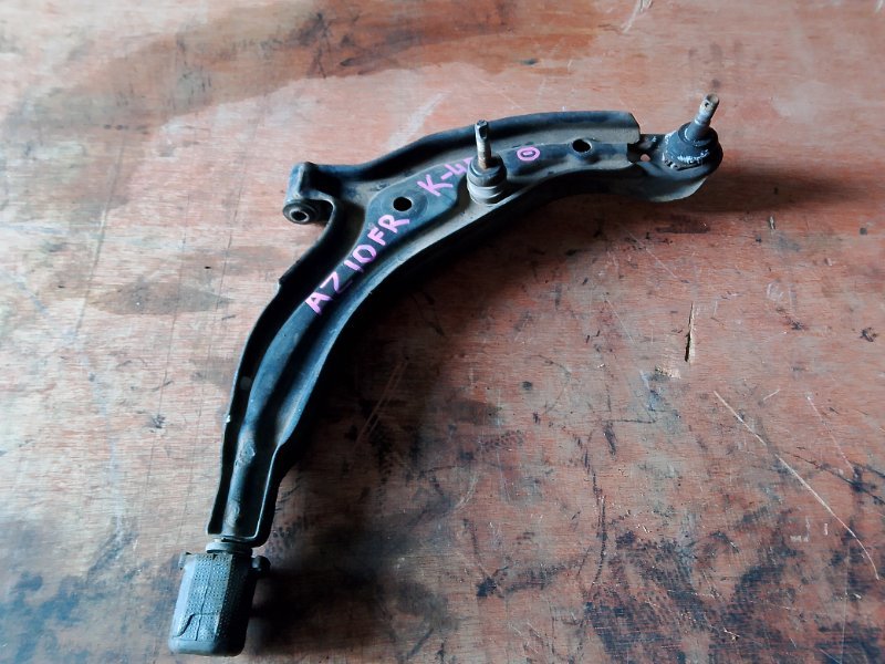 Рычаг Nissan Cube AZ10 CGA3 передний правый (б/у)